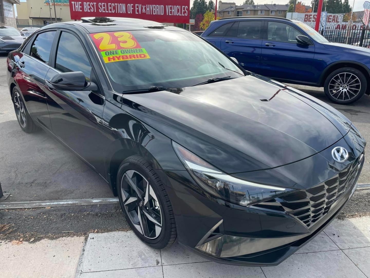 2023 BLACK /GRAY Hyundai Elantra Limited HEV Sedan 4D (KMHLN4AJ8PU) with an 4-Cyl, Hybrid, GDI, 1.6 Liter engine, Automatic, 6-Spd EcoShift DCT transmission, located at 744 E Miner Ave, Stockton, CA, 95202, (209) 944-5770, 37.956863, -121.282082 - PLUS TAXES AND FEES - Photo#1